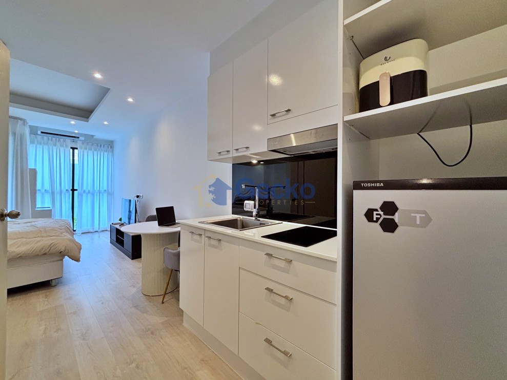 Studio Condo in Dream Siam Oriental Pratumnak C013288 (Photo 2)