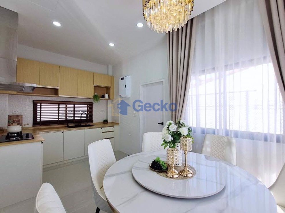 3 Bedrooms House in Pattaya Greenville  East Pattaya H013299 (Photo 4)