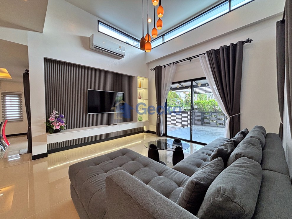 3 Bedrooms House in Patta Village  East Pattaya H013300 (Photo 4)