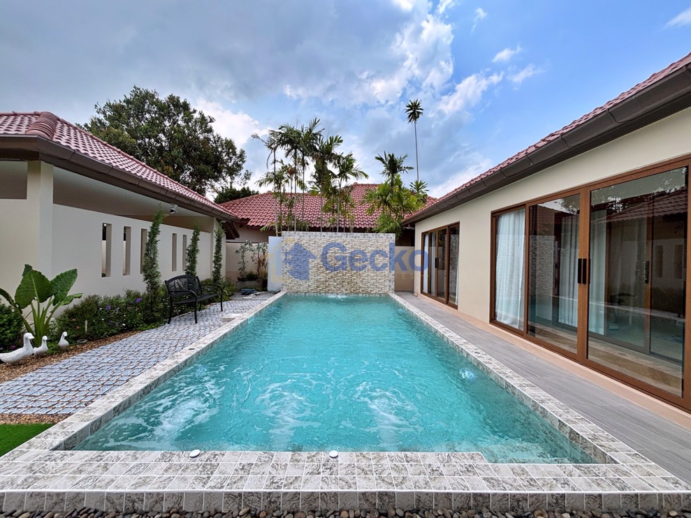 4 Bedrooms House in Baan Balina 3  Huay Yai H013301 (Photo 1)