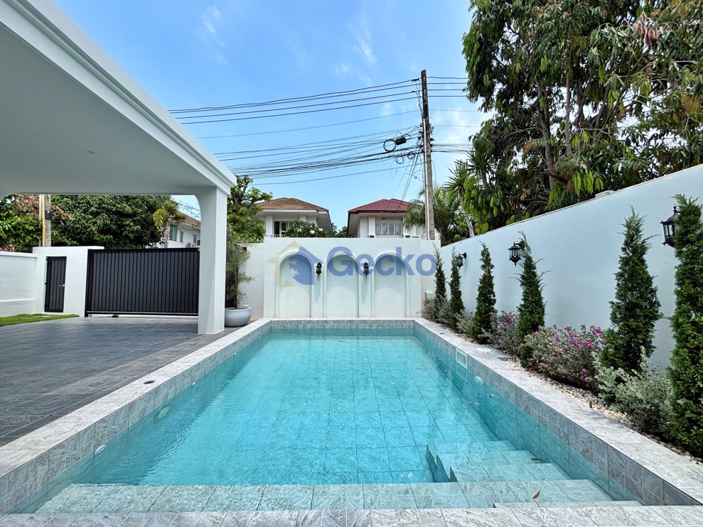 5 Bedrooms House in Baan Suan Lalana  Jomtien H012614 (Photo 4)
