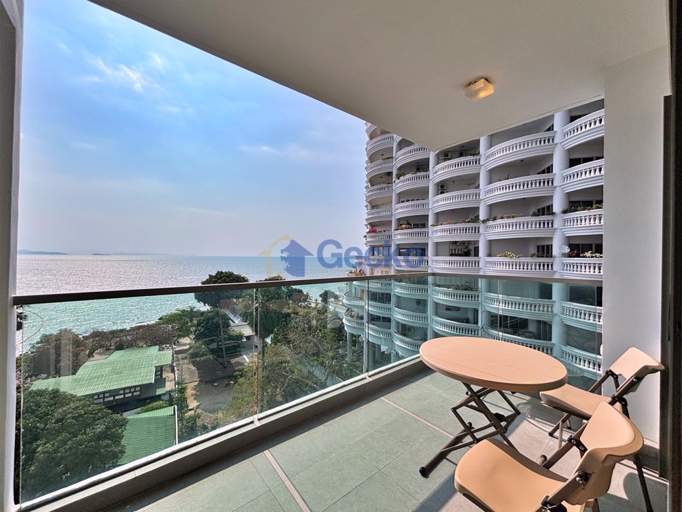 2 Bedrooms Condo in Wongamat Tower Wongamat C013305 (Photo 1)