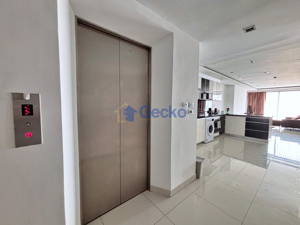 2 Bedrooms Condo in Wongamat Tower Wongamat C013305 (Photo 3)
