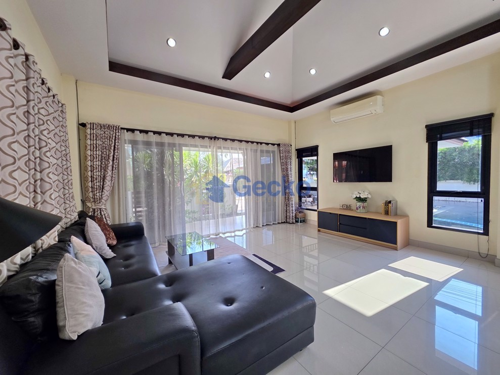 3 Bedrooms House in Baan Dusit Lake  Huay Yai H013307 (Photo 3)
