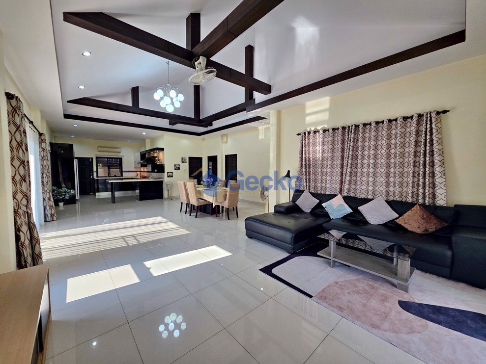 3 Bedrooms House in Baan Dusit Lake  Huay Yai H013307 (Photo 2)