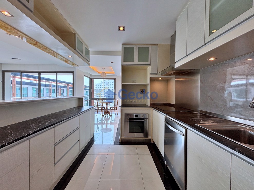 2 Bedrooms Condo in The Urban Central Pattaya C013312 (Photo 4)