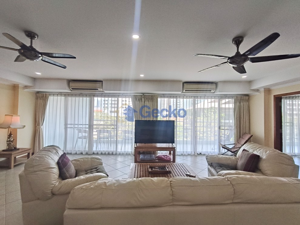 1 Bedroom Condo in View Talay 5 Jomtien C013315 (Photo 2)