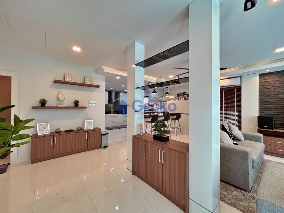 5 ห้องนอน บ้าน in Green Field Villa 1  พัทยาตะวันออก H013316 (Photo 4)