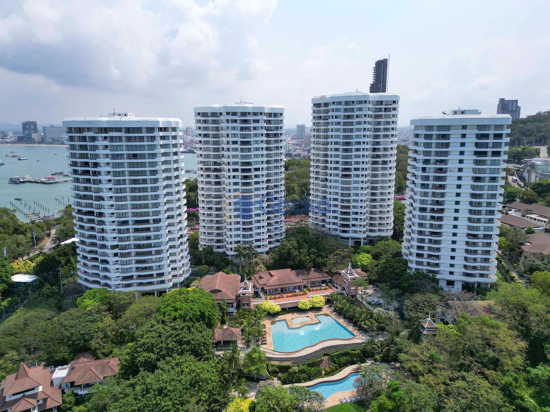 3 Bedrooms Condo in Royal Cliff Garden Pratumnak C006352
