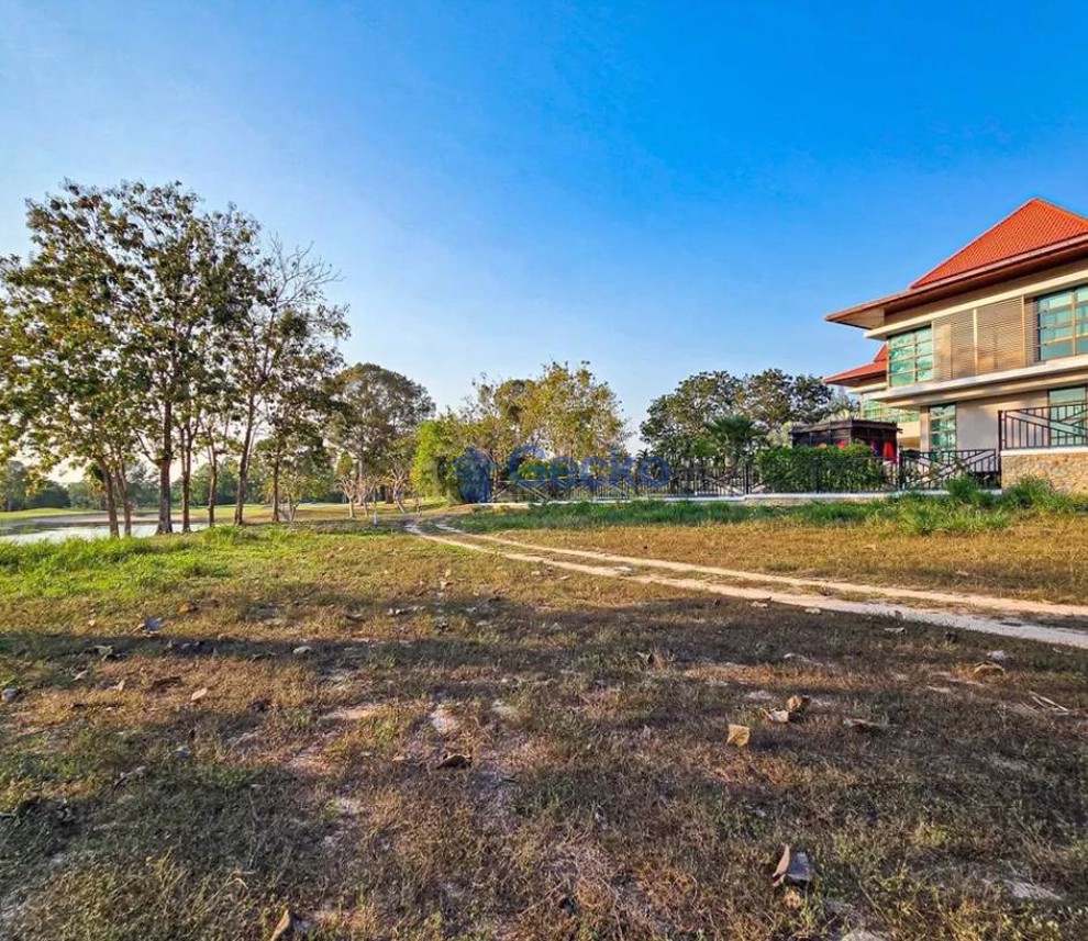 ที่ดิน available in นาจอมเทียน L013327 (Photo 3)