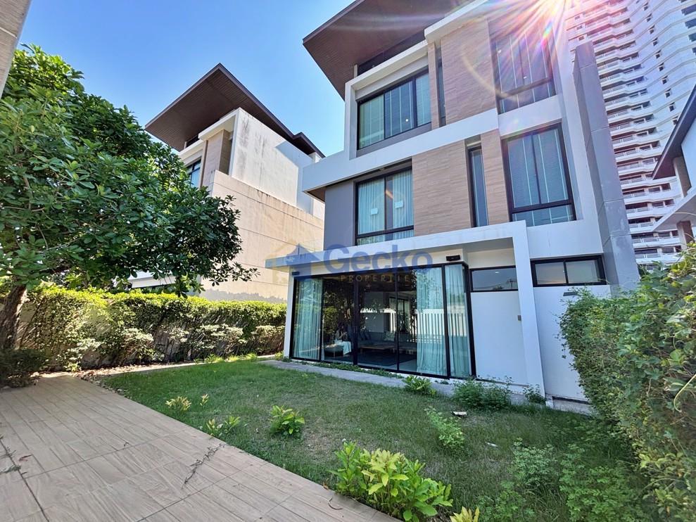 3 Bedrooms House in Nirvana Beyond @ Beach  Na Jomtien H013328 (Photo 1)