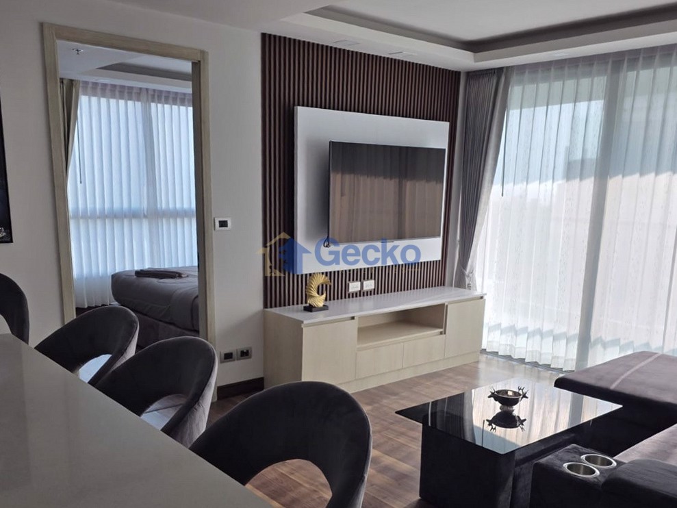 2 Bedrooms Condo in The Peak Towers Pratumnak C013331 (Photo 1)