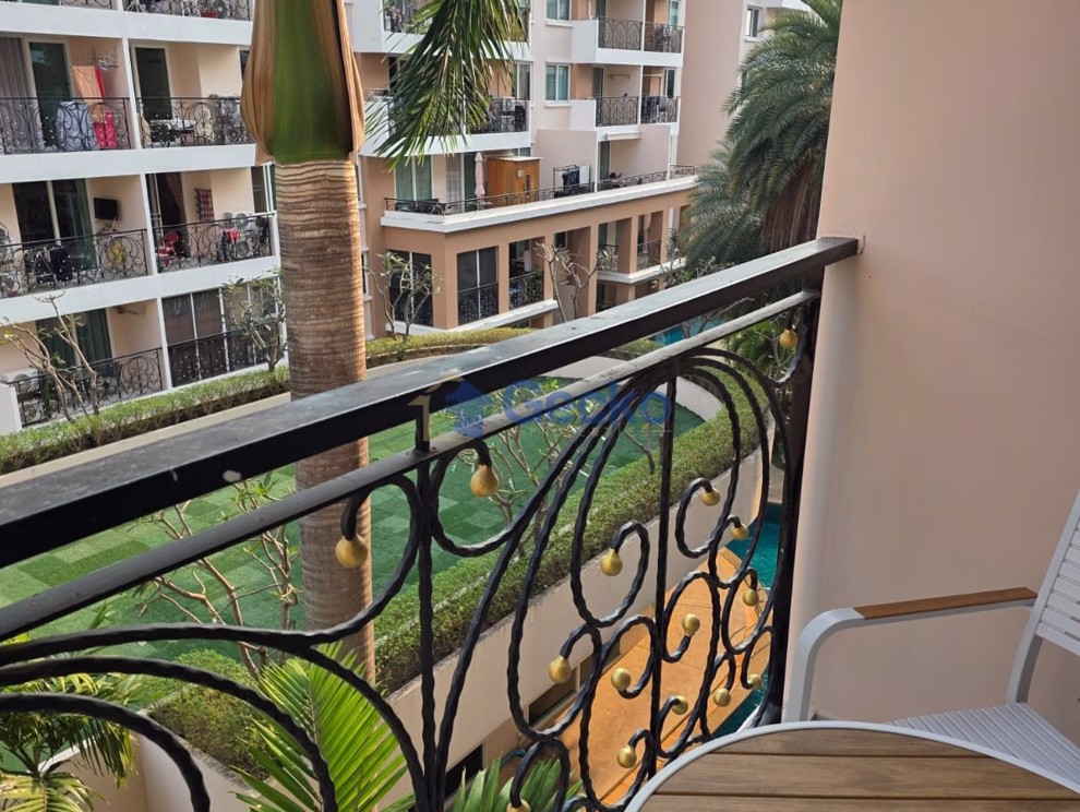 1 Bedroom Condo in Paradise Park Jomtien C013332 (Photo 2)