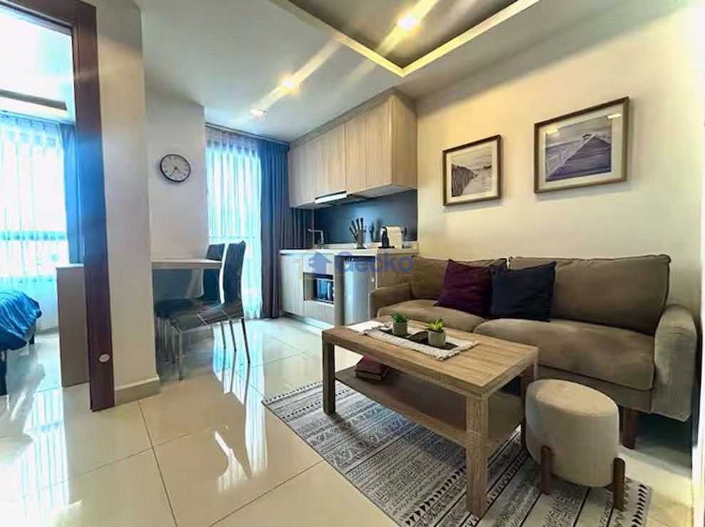 1 Bedroom Condo in Arcadia Beach Resort South Pattaya C013333 (Photo 2)