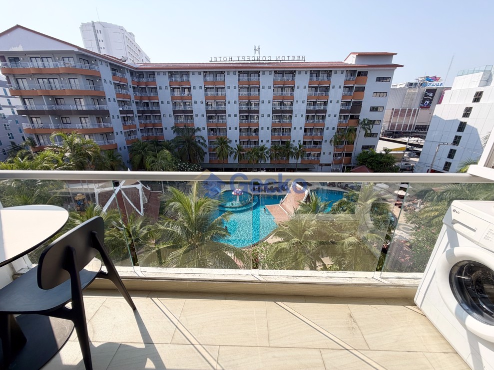 1 Bedroom Condo in Grand Avenue Residence Central Pattaya C013335 (Photo 1)