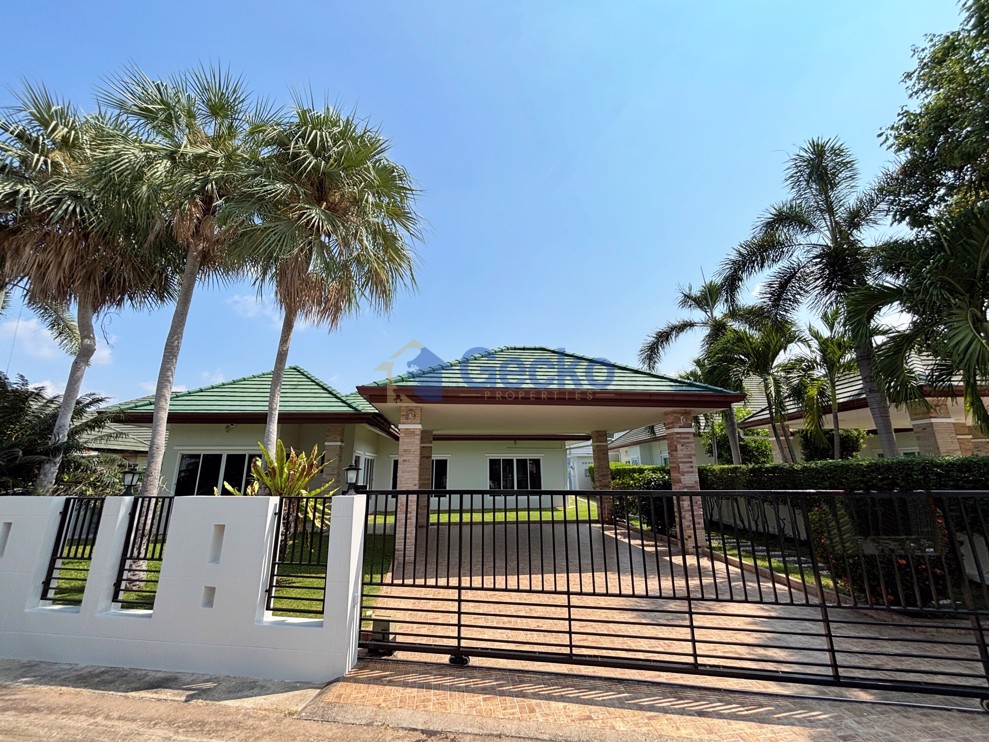 3 Bedrooms House in SP Village 5  East Pattaya H013338 (Photo 1)