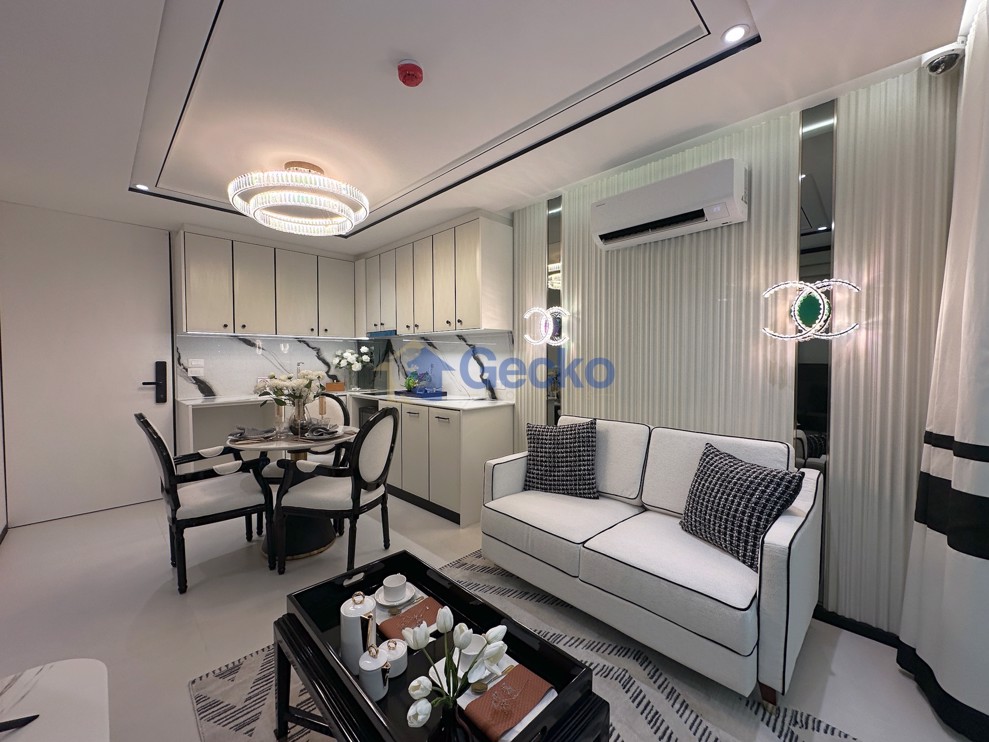 2 Bedrooms Condo in The Embassy Jomtien C013339 (Photo 3)