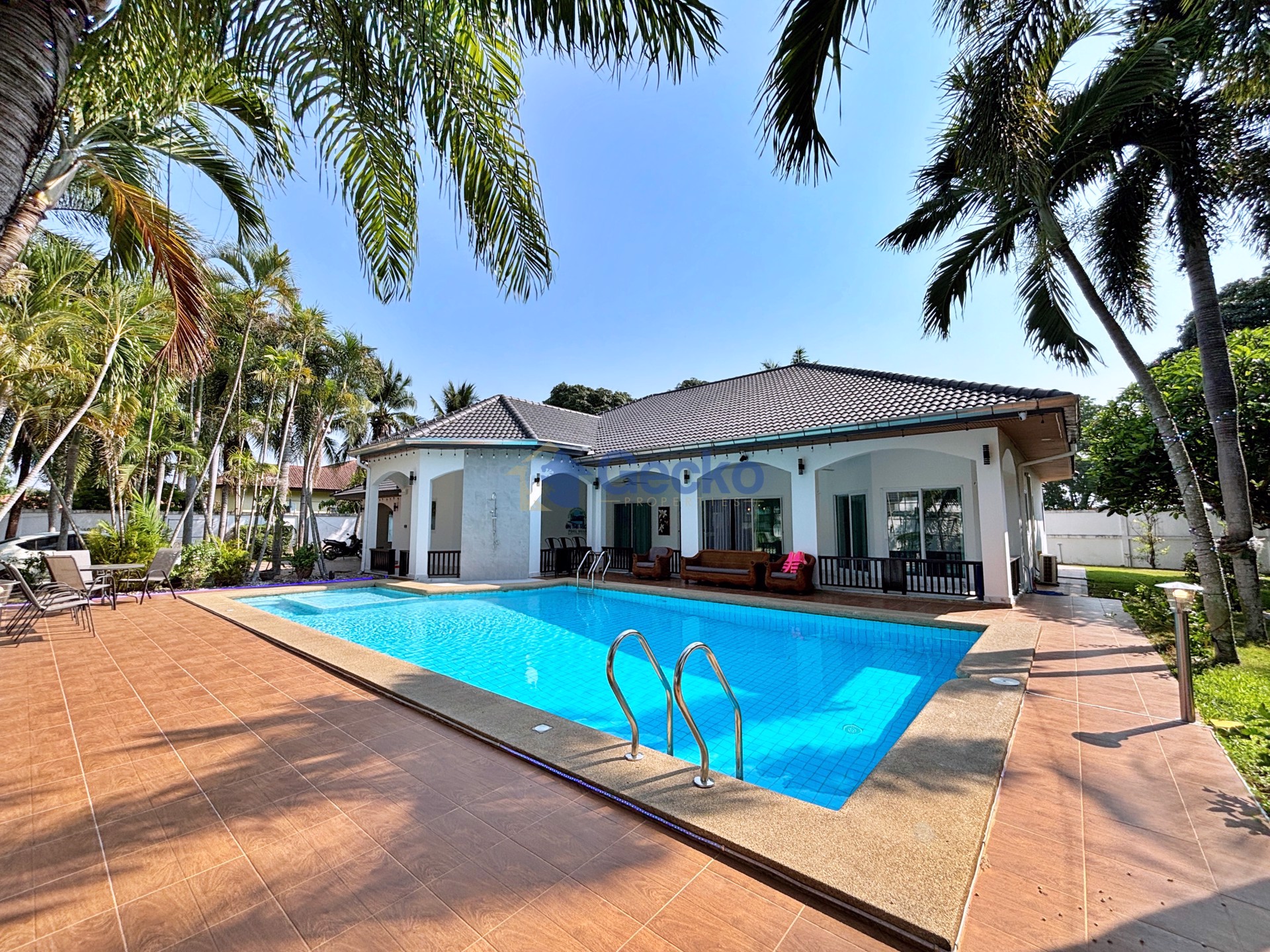 5 Bedrooms House  East Pattaya H013346