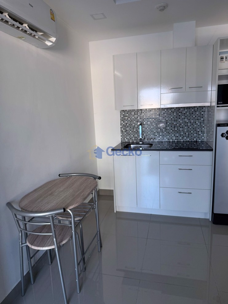 1 Bedroom Condo in Siam Oriental Star condo Pratumnak C013348 (Photo 3)
