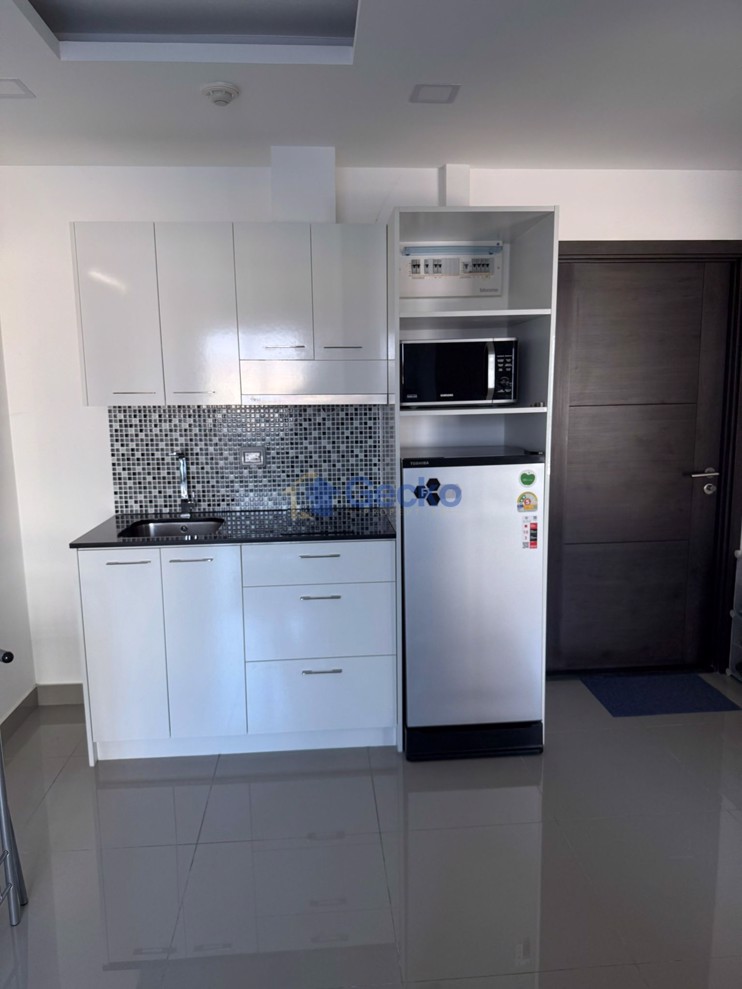1 Bedroom Condo in Siam Oriental Star condo Pratumnak C013348 (Photo 4)