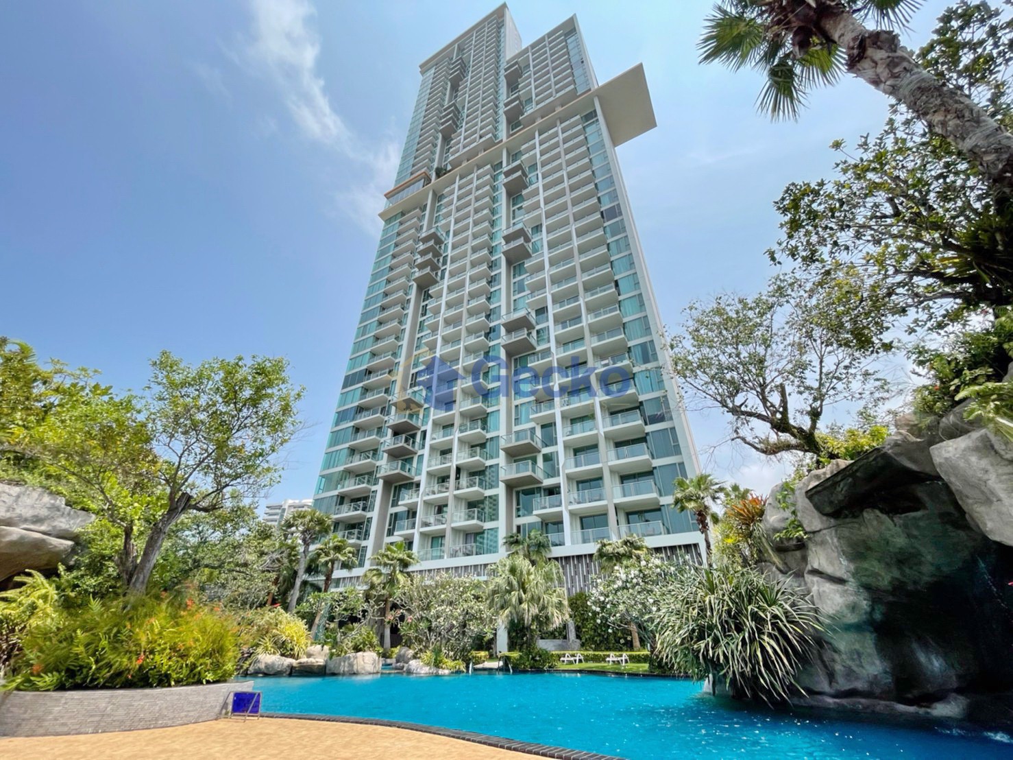 1 Bedroom Condo in The Riviera Wong Amat Beach Wongamat C013349