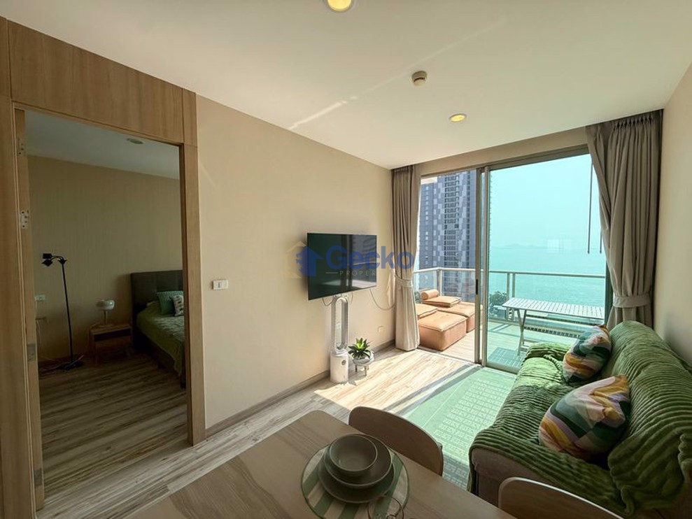 1 Bedroom Condo in The Riviera Wong Amat Beach Wongamat C013349 (Photo 4)