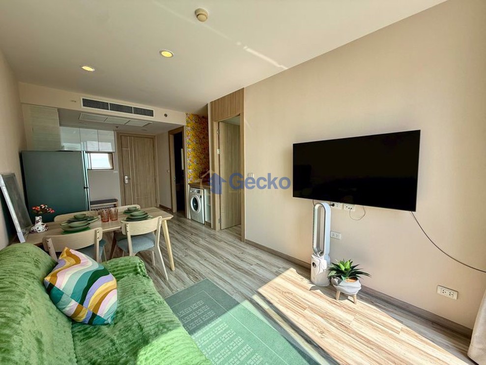 1 Bedroom Condo in The Riviera Wong Amat Beach Wongamat C013349 (Photo 3)