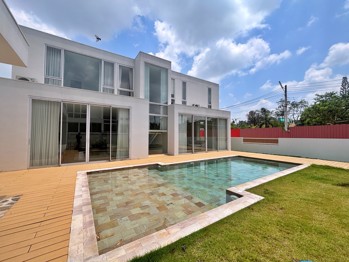 5 ห้องนอน บ้าน in Maysaya Homes  พัทยาตะวันออก H013355