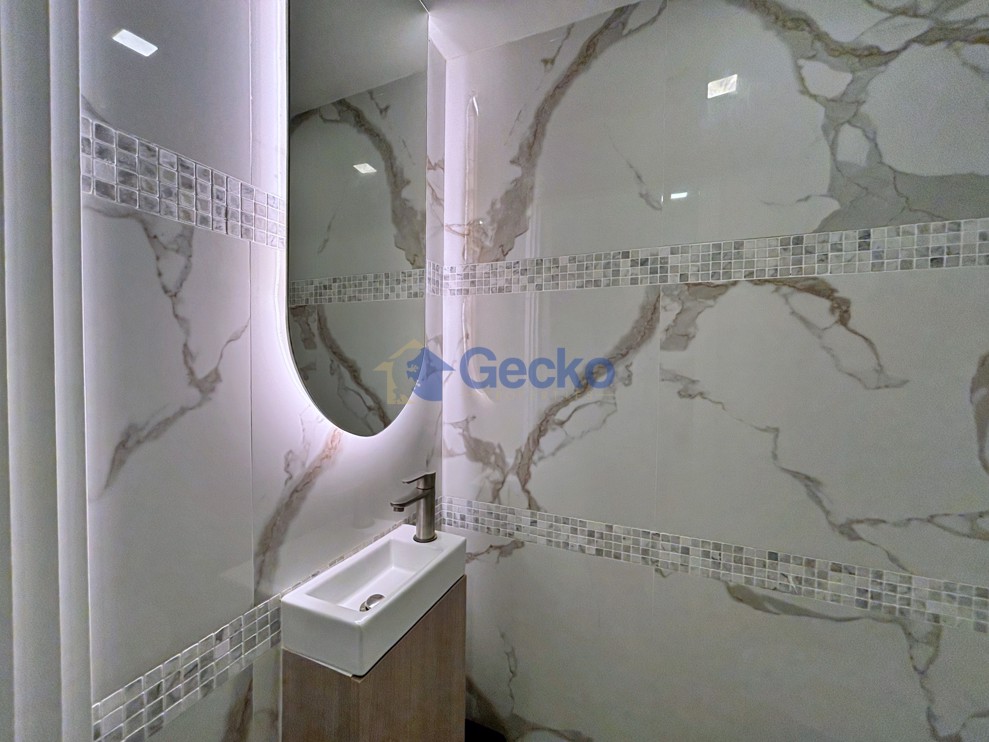 2 Bedrooms Condo in Key Residence Condo Pratumnak C013367 (Photo 3)