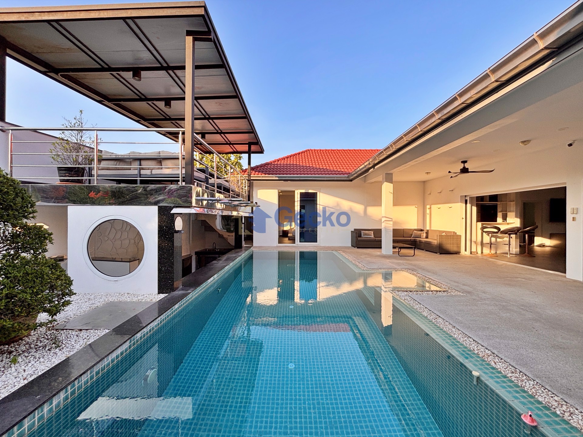 5 Bedrooms House in The Regent Estate Village 2  East Pattaya H010220