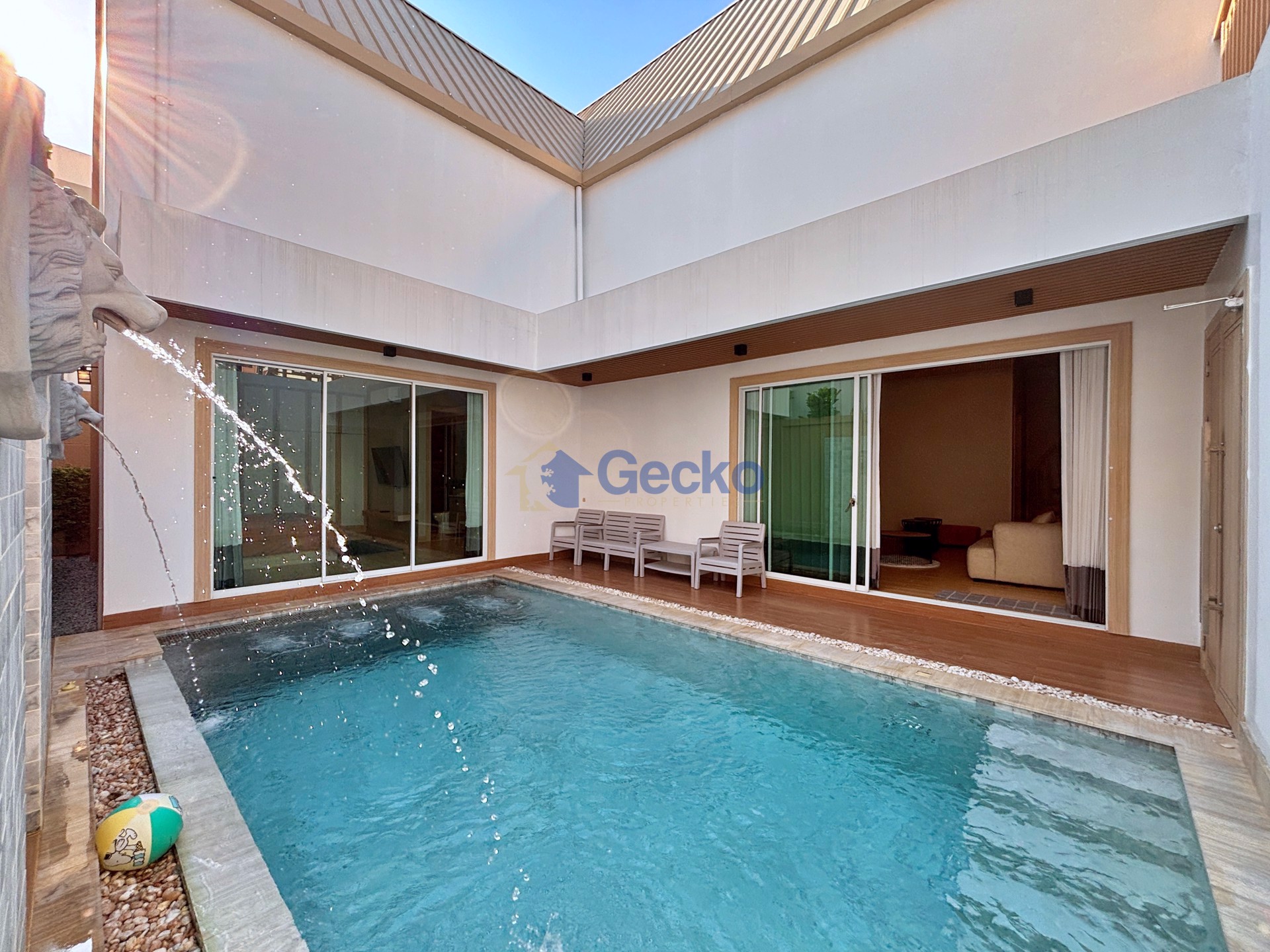 4 Bedrooms House in Narita Villa Baanmae Villa 5  East Pattaya H013371