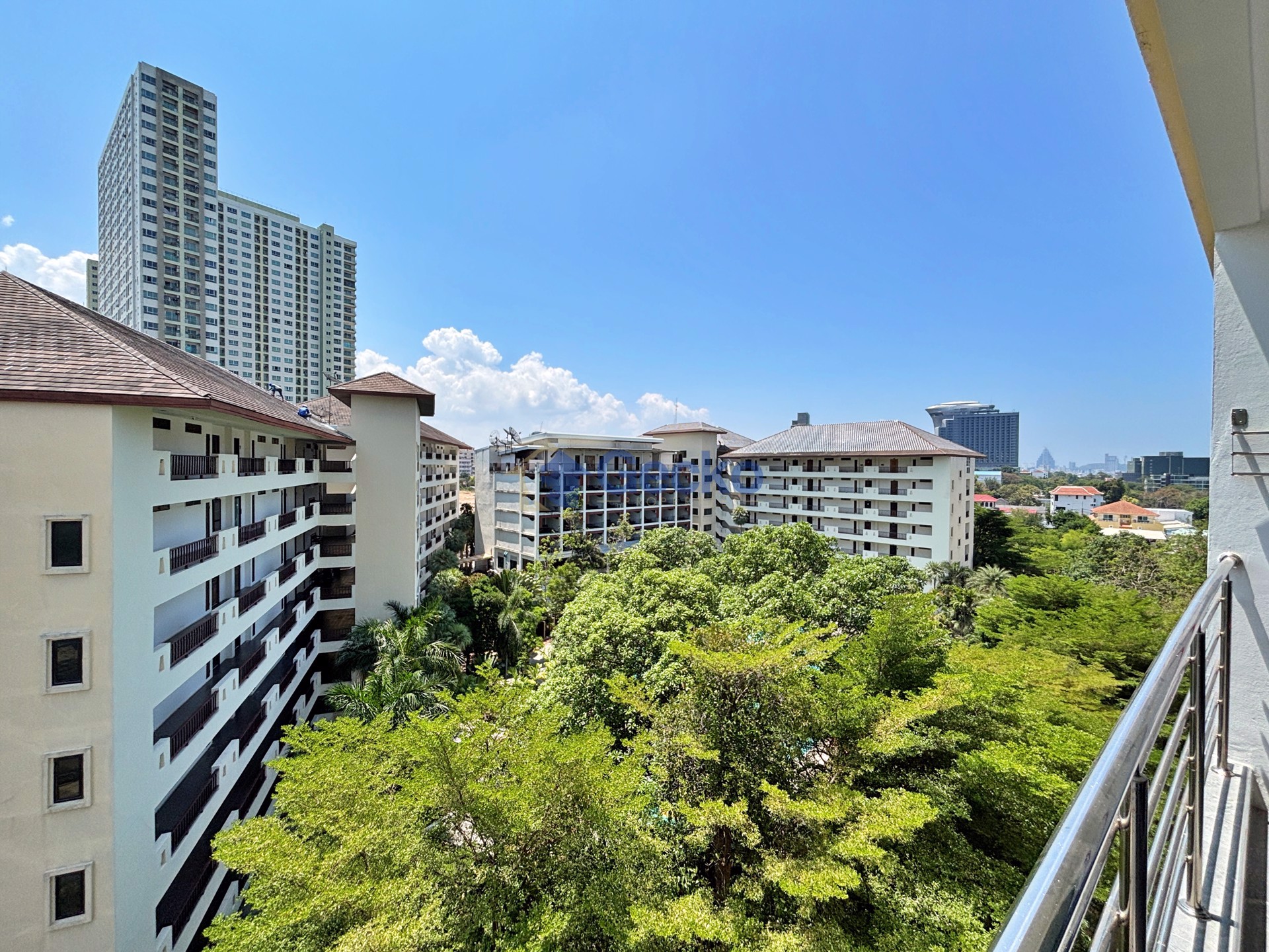 2 Bedrooms Condo in Wongamat Privacy Residence Wongamat C013372