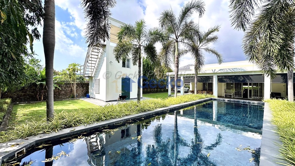 3 Bedrooms House  East Pattaya H013385 (Photo 2)