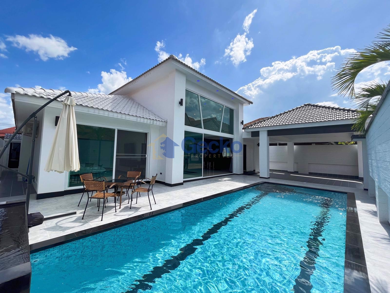 4 Bedrooms House in Pattaya Lagoon  South Pattaya H013391