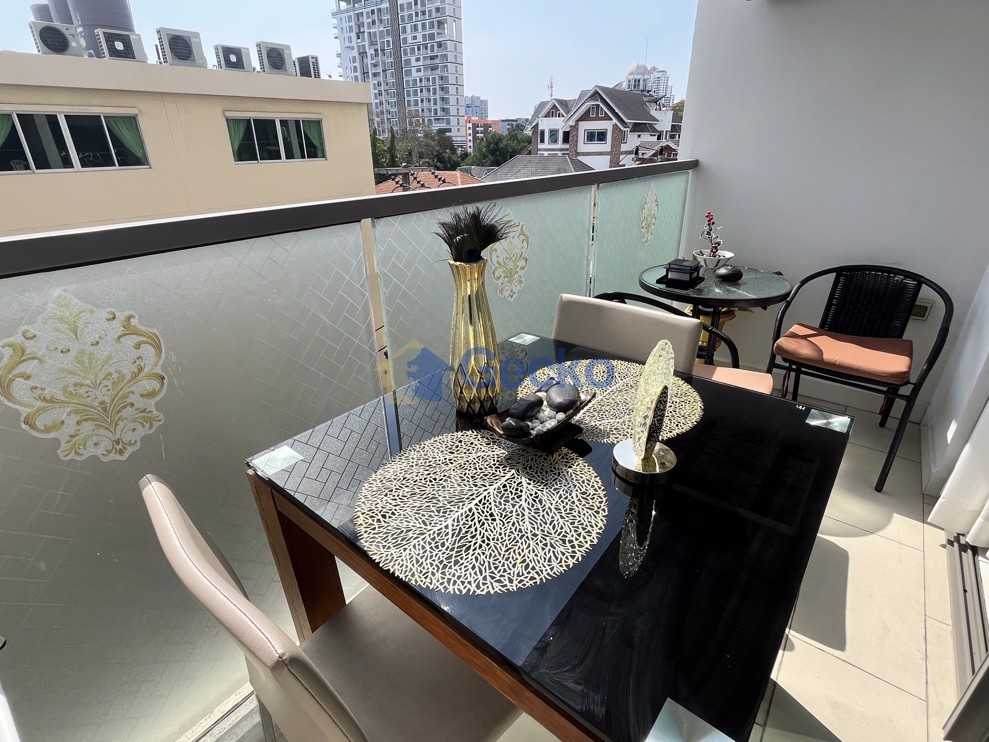 Studio Condo in Water Park Pratumnak C013394 (Photo 1)