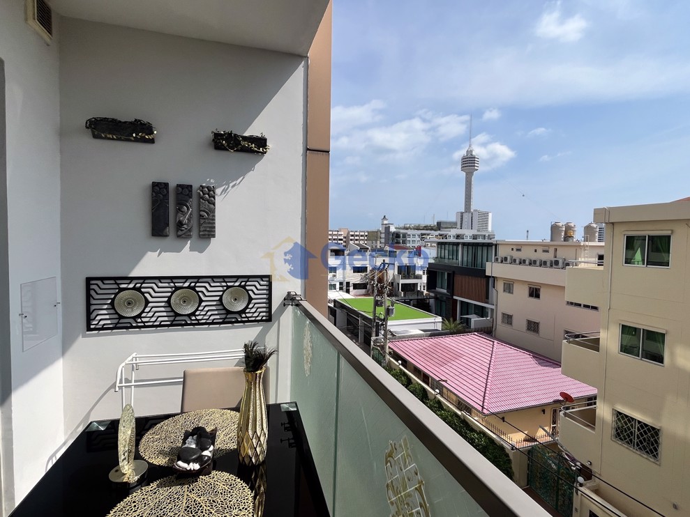 Studio Condo in Water Park Pratumnak C013394 (Cover Photo)