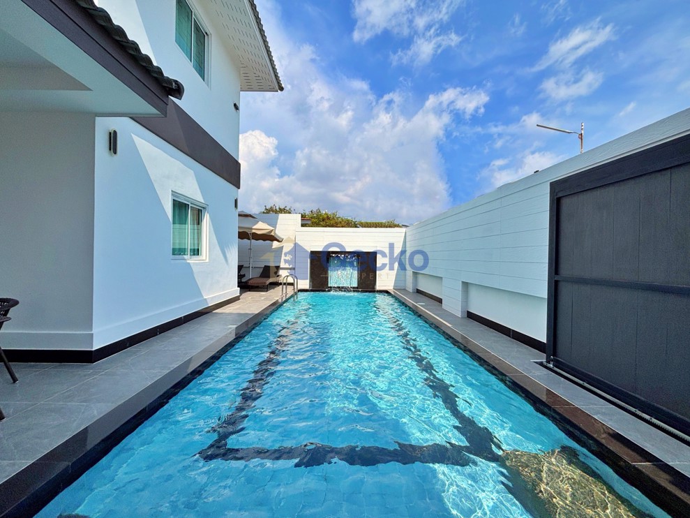 6 ห้องนอน บ้าน in Pattaya Lagoon  พัทยาใต้ H012667 (Photo 3)
