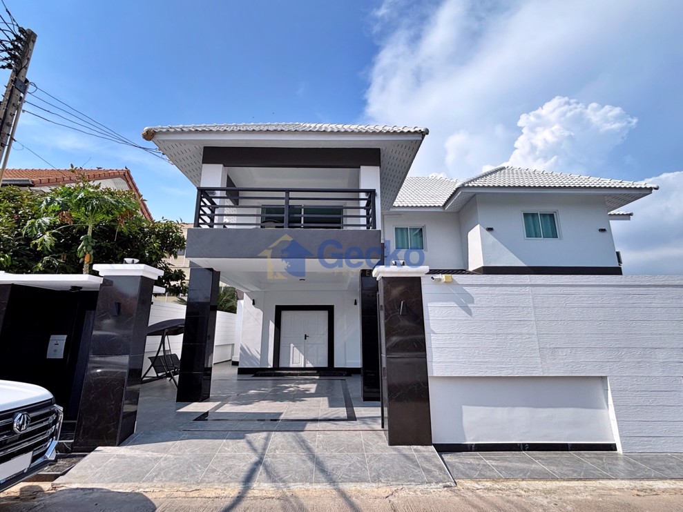 6 ห้องนอน บ้าน in Pattaya Lagoon  พัทยาใต้ H012667 (Photo 1)