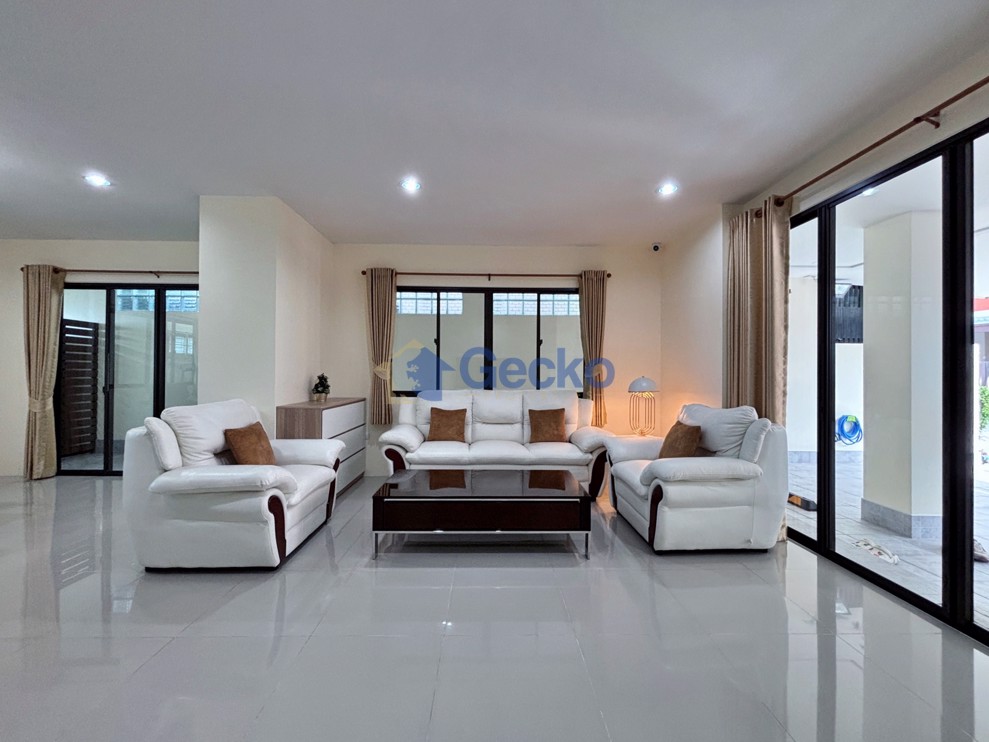 3 ห้องนอน บ้าน in The Delight Cozy  พัทยาตะวันออก H013401 (Photo 2)