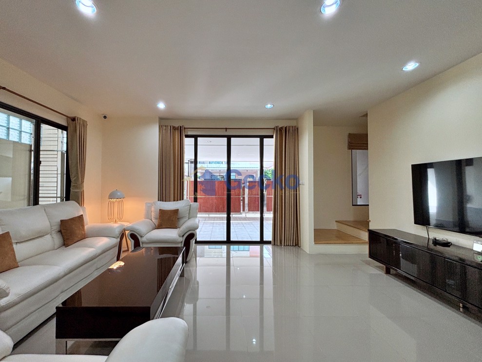 3 ห้องนอน บ้าน in The Delight Cozy  พัทยาตะวันออก H013401 (Photo 1)