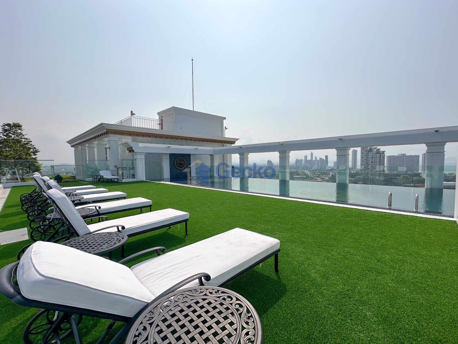 1 Bedroom Condo in Empire Tower Pattaya Jomtien C013403