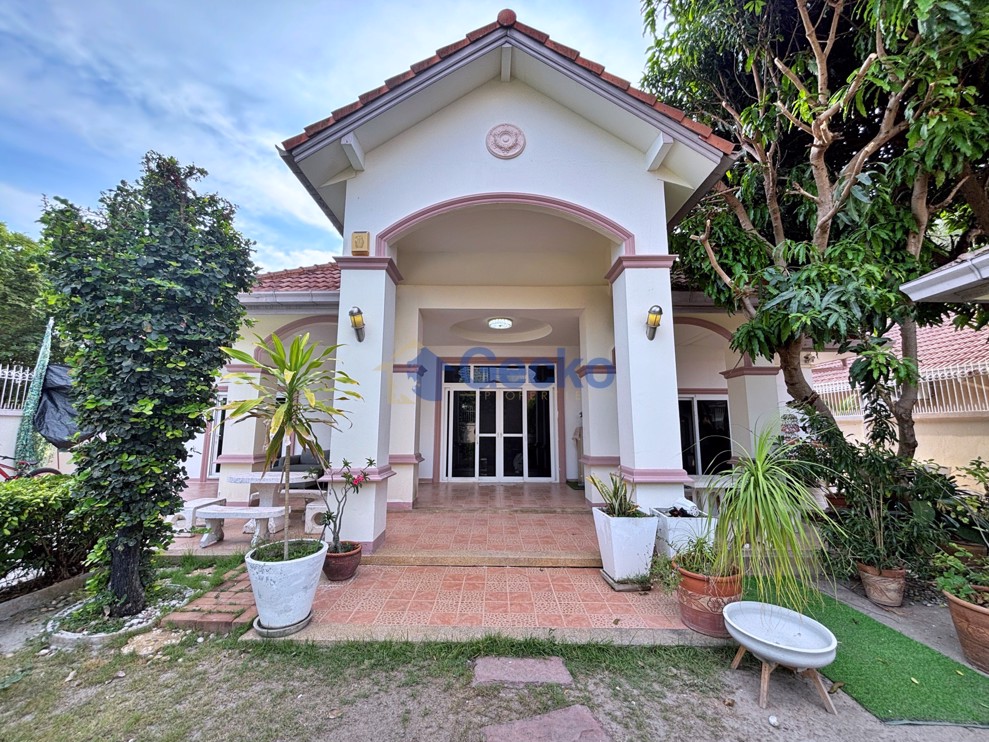3 Bedrooms House  Pratumnak H013407 (Photo 3)