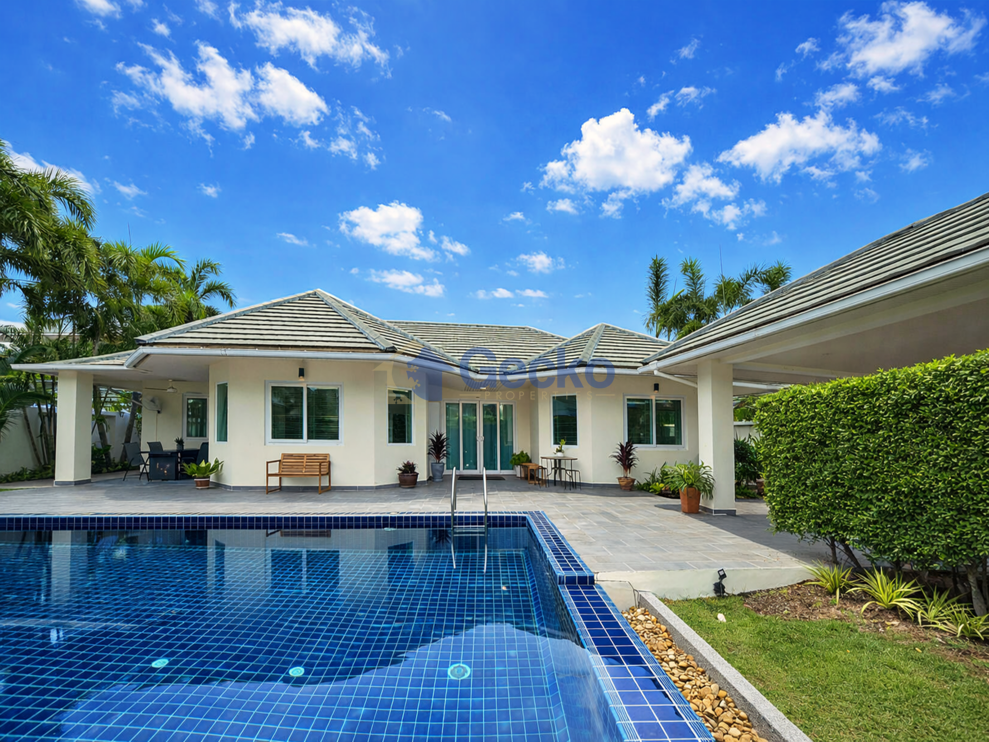 4 Bedrooms House in Green Field Villa 5  East Pattaya H013419 (Cover Photo)