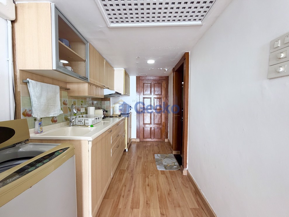 Studio Condo in Metro Jomtien Condotel Jomtien C013424 (Photo 4)