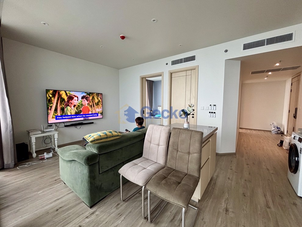 2 Bedrooms Condo in Arom Wongamat Wongamat C013438 (Photo 1)