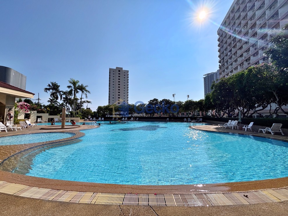 Studio Condo in Jomtien Beach Condo Jomtien C013442 (Cover Photo)