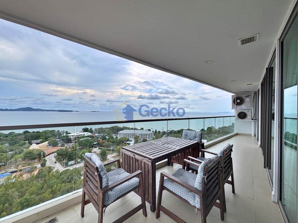 2 Bedrooms Condo in The Peak Towers Pratumnak C013439 (Photo 1)