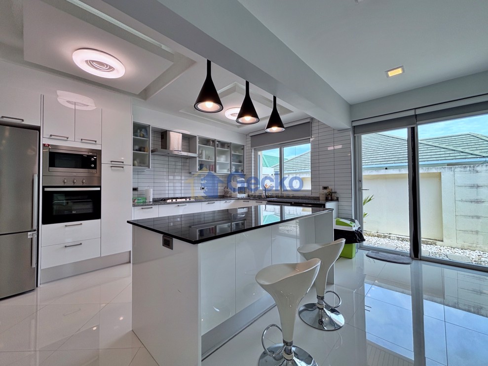 3 Bedrooms House in Green Field Villa 4  East Pattaya H013451 (Photo 3)