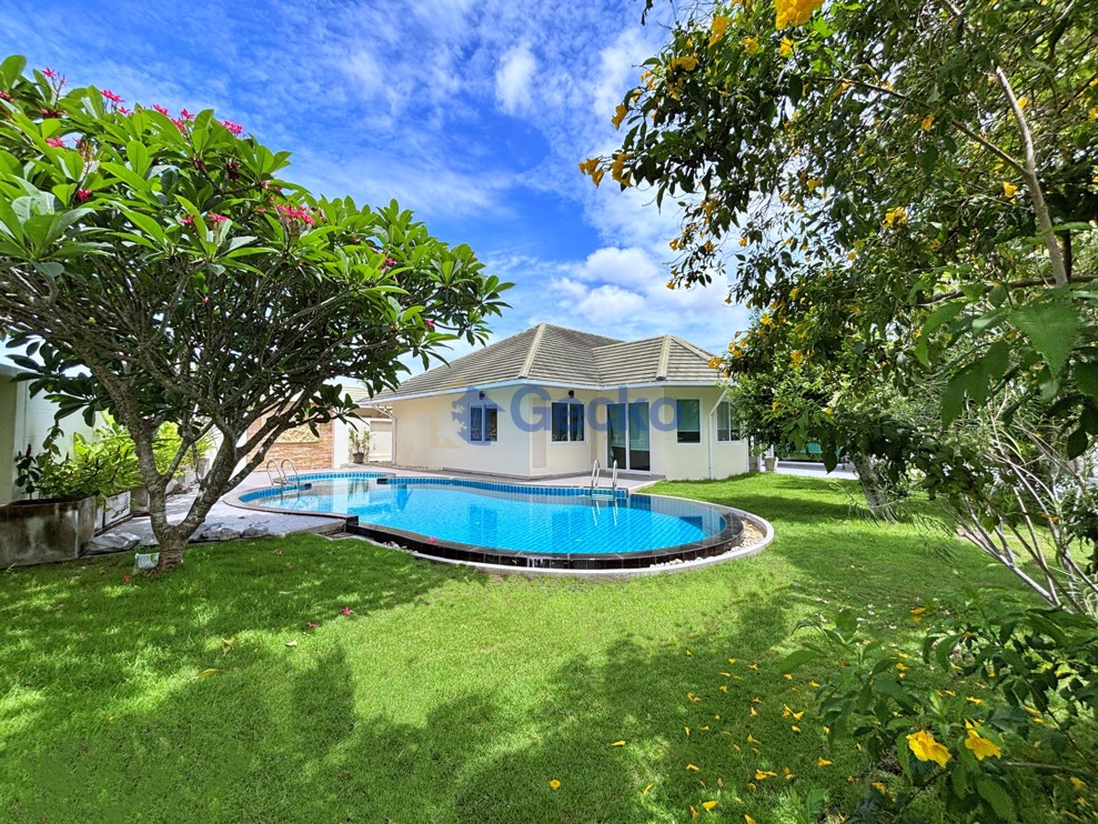 3 Bedrooms House in Green Field Villa 4  East Pattaya H013451 (Cover Photo)