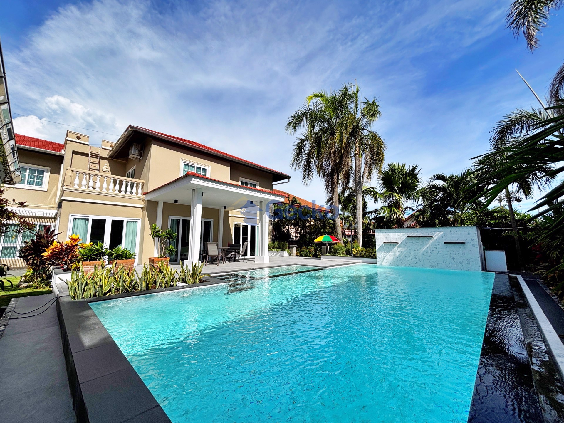 4 ห้องนอน บ้าน in Phanthip Village 2  พัทยาตะวันออก H013455